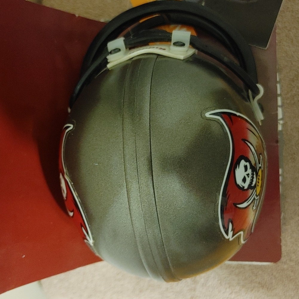 🏈 Riddell Mini Football Helmet - Picture 2 of 8